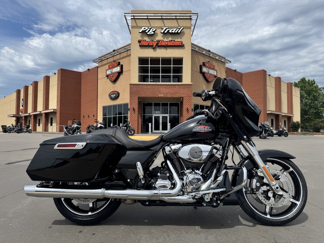 2025 Harley-Davidson FLHX Street Glide Vivid Black