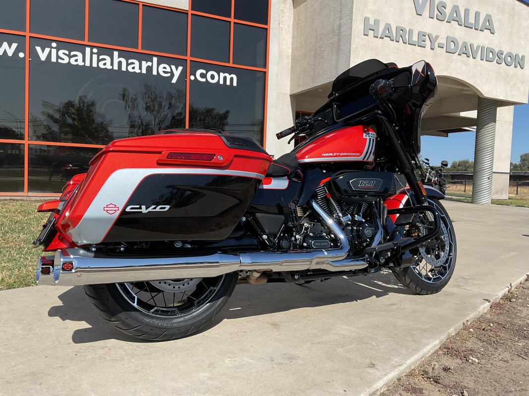 FLHXSE 2024 CVO Street Glide - Photo 2