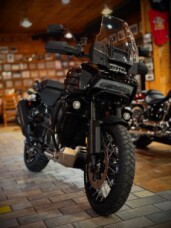 2025 Harley-Davidson<sup>®</sup> Pan America® 1250 Special Vivid Black w/Laced Wheels thumb 1