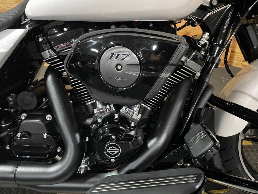 Harley-Davidson Street Glide 2025 FLHX WHITE ONYX PRL - Photo 2