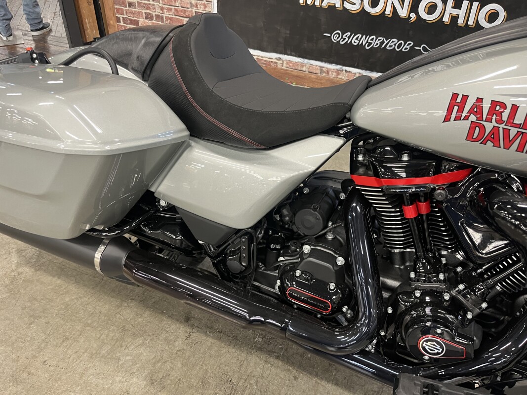 2025 Harley-Davidson CVO Road Glide ST FLTRXSTSE - Photo 7