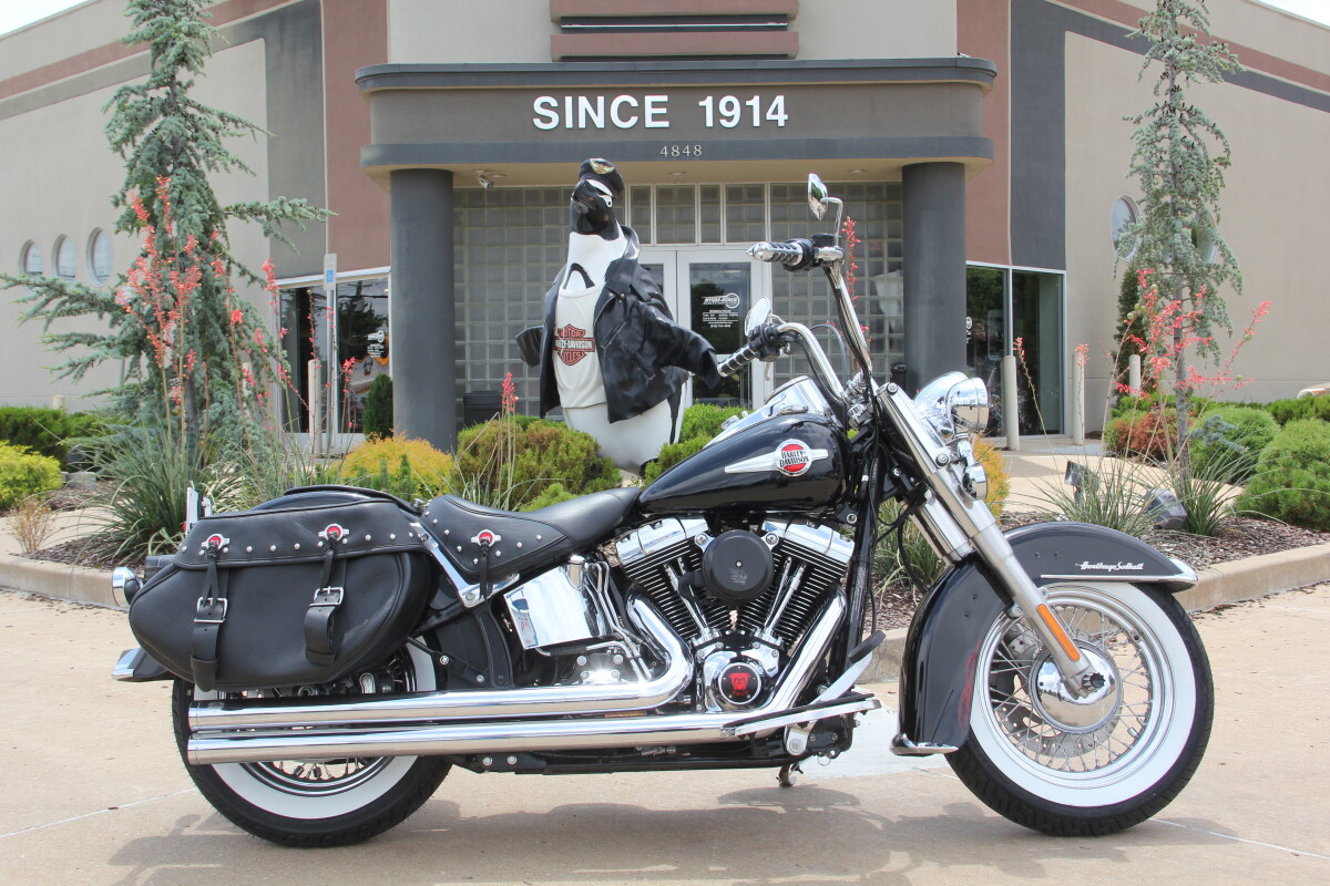 2017 Harley-Davidson Heritage Softail Classic - Photo 2