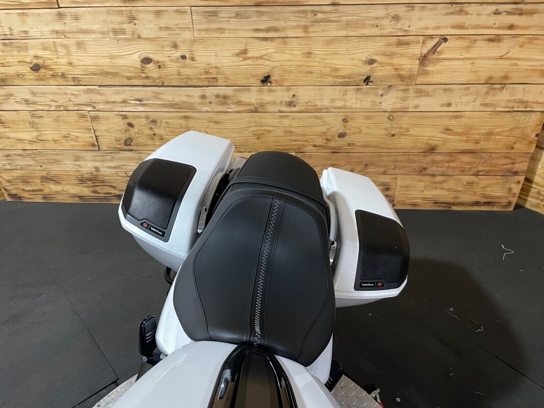 Harley-Davidson Street Glide 2025 FLHX WHITE ONYX PRL - Photo 6