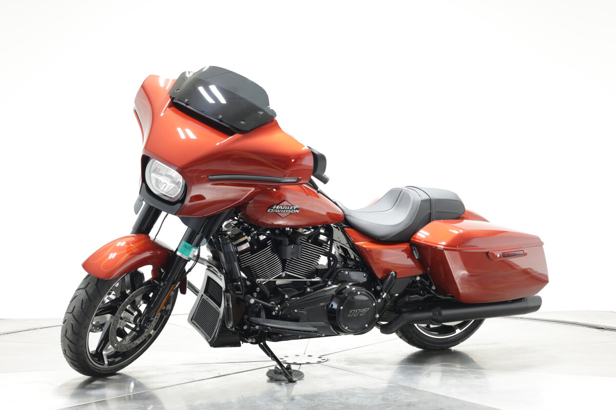 2025 Harley-Davidson FLHX Street Glide in Whiskey Firestorm with 10 miles - Photo 6