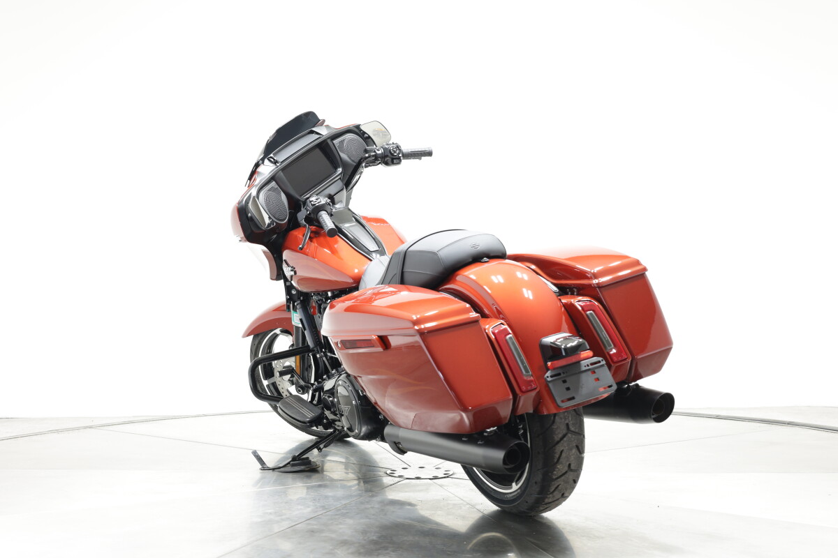 2025 Harley-Davidson FLHX Street Glide in Whiskey Firestorm with 10 miles - Photo 10