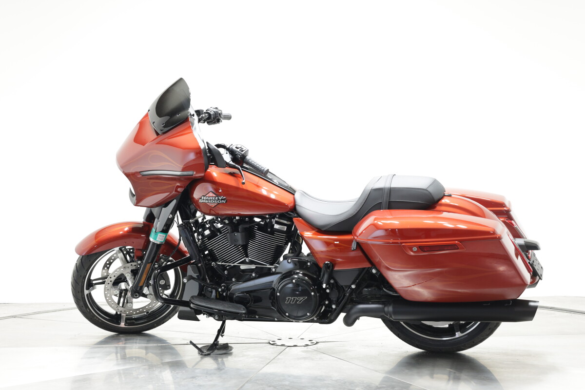 2025 Harley-Davidson FLHX Street Glide in Whiskey Firestorm with 10 miles - Photo 8