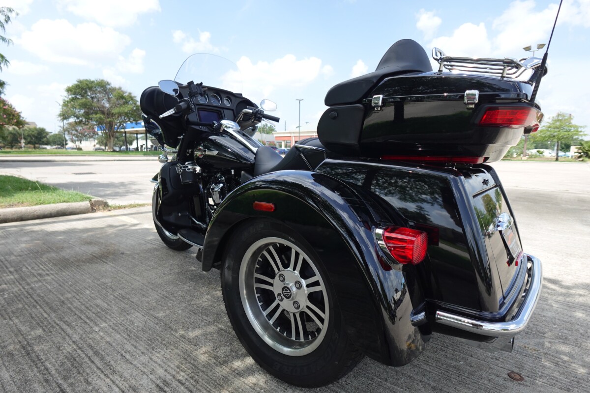 2024 Harley-Davidson Tri Glide Ultra FLHTCUTG - Photo 6