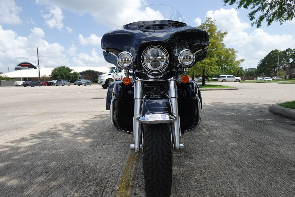 2024 Harley-Davidson Tri Glide Ultra FLHTCUTG - Photo 3