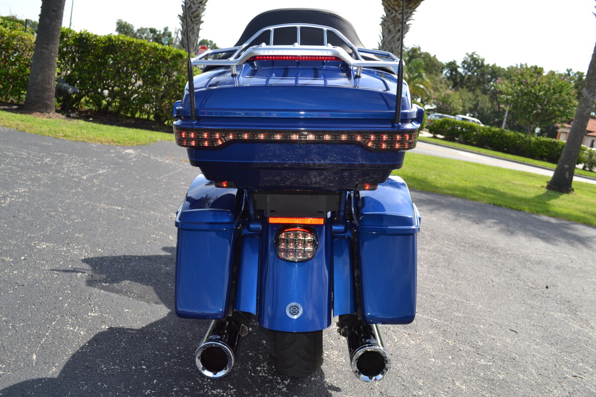 2020 Harley-Davidson CVO Limited Moonlight Blue & Deep Sea Blue - FLHTKSE - Photo 9