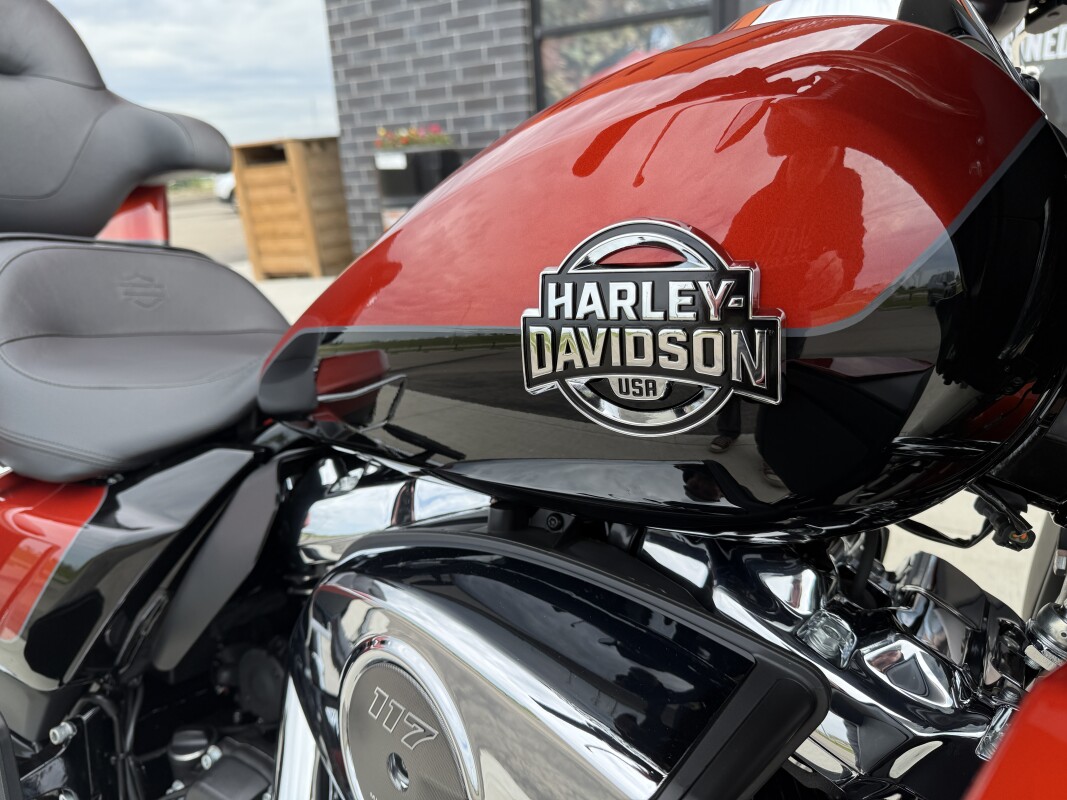 2025 Harley-Davidson Street Glide Ultra - Photo 2