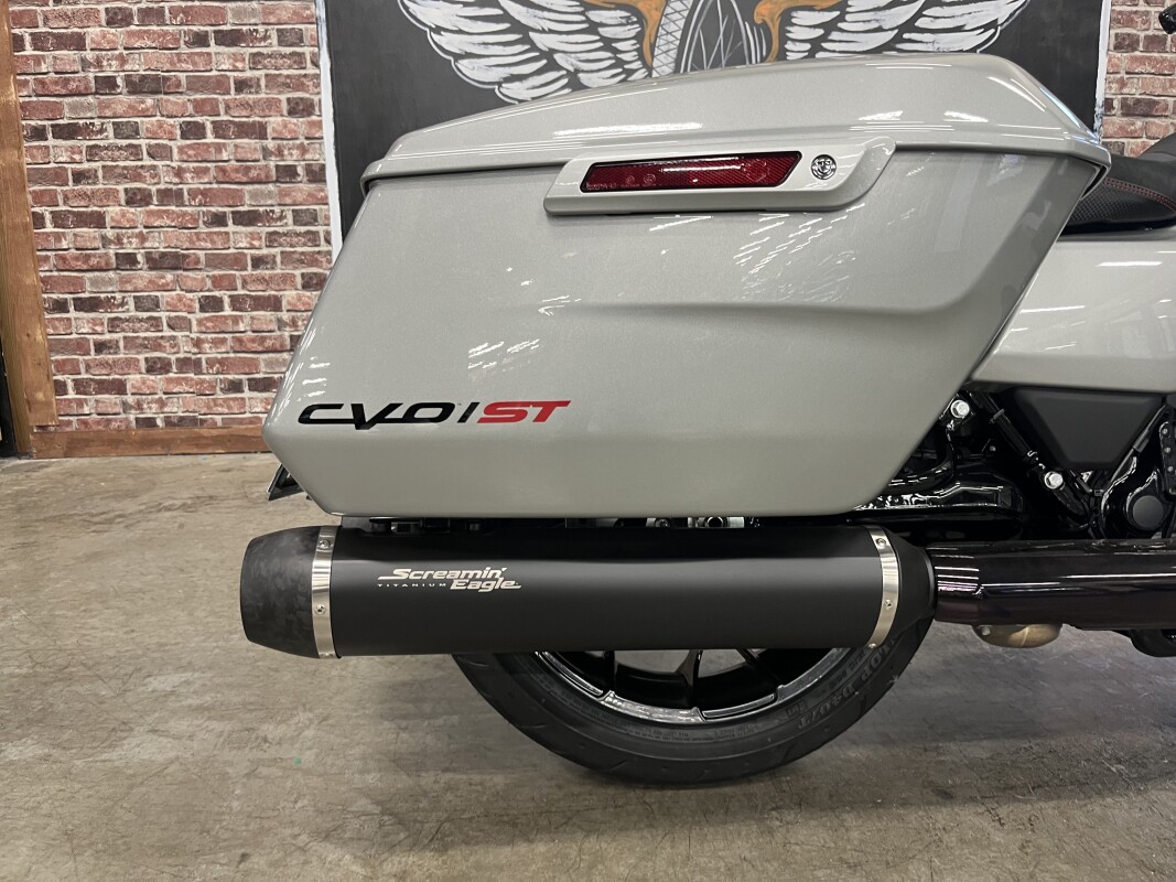 2025 Harley-Davidson CVO Road Glide ST FLTRXSTSE - Photo 3
