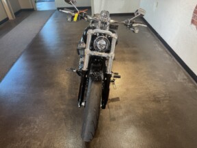 2025 Harley-Davidson<sup>®</sup> Breakout® Midnight Firestorm thumb 2