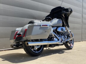 2025 Harley-Davidson<sup>®</sup> Street Glide® Billiard Gray thumb 2