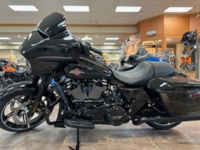 2025 Harley-Davidson<sup>®</sup> Street Glide® Midnight Firestorm - Black Finish thumb 3
