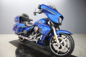 2025 Harley-Davidson® Street Glide™ Ultra FLHXU thumb 2