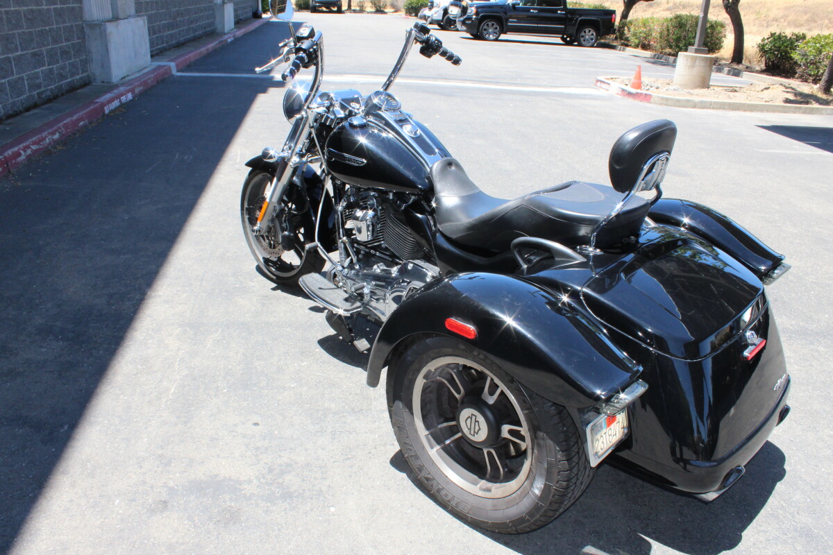 Harley-Davidson Freewheeler 2018 FLRT 853419T BLACK - Photo 8