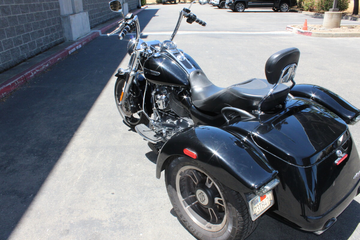 Harley-Davidson Freewheeler 2018 FLRT 853419T BLACK - Photo 6
