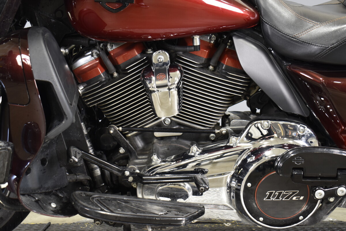 2018 Harley-Davidson CVO Limited FLHTKSE - Photo 10