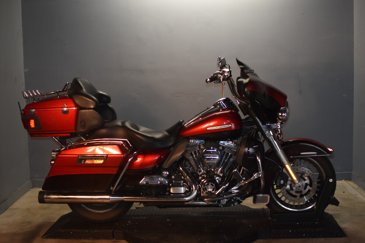 2012 Harley-Davidson® Electra Glide® Ultra Limited FLHTK