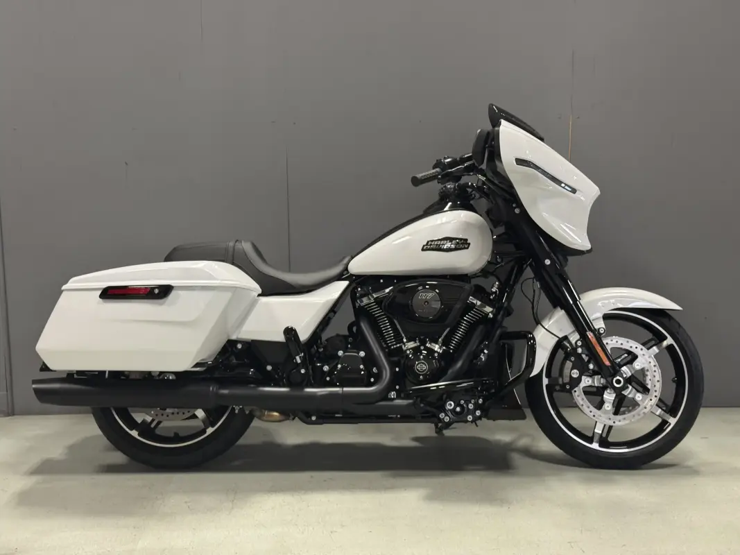 FLHX 2025 Street Glide