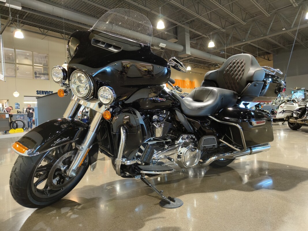 2019 Harley-Davidson Ultra Limited Vivid Black - Photo 2