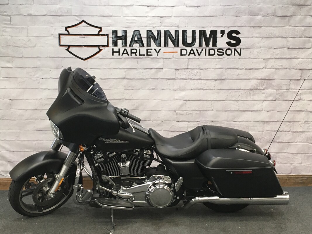 2017 Harley-Davidson Street Glide Special Black Denim FLHXS - Photo 6