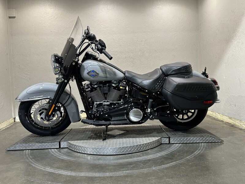 Harley-Davidson Heritage Classic 2025 FLHC 84607731 BILLIARD GRAY W/ PINSTRIPE - Photo 6