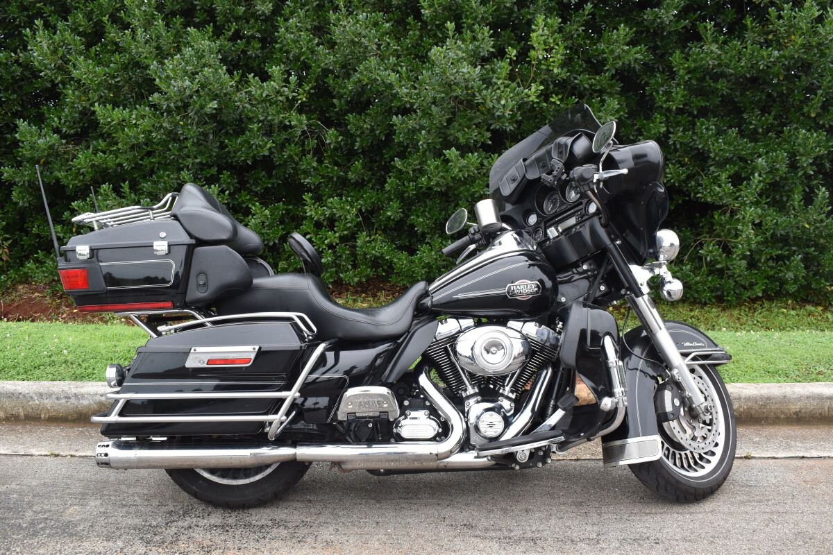 2012 Harley-Davidson Electra Glide Ultra Limited BLACK W/ PINSTRIPE