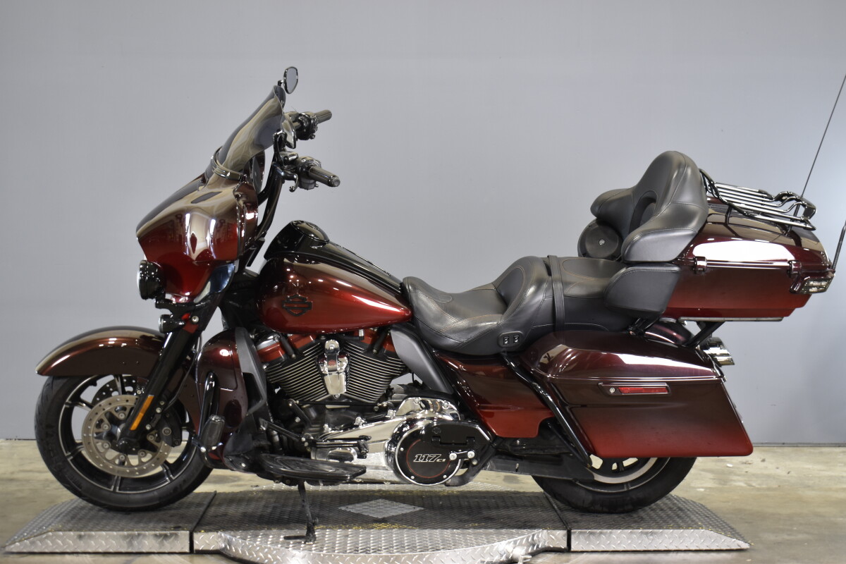 2018 Harley-Davidson CVO Limited FLHTKSE - Photo 5