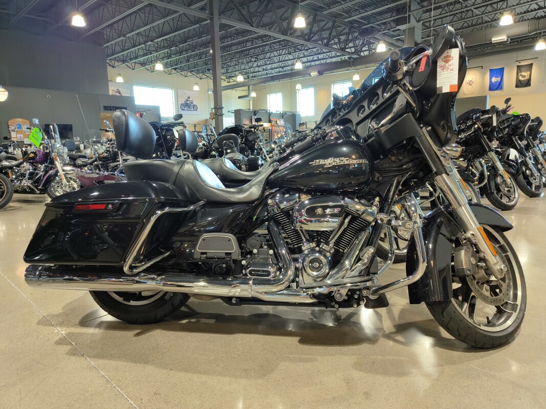 2018 Harley-Davidson Street Glide Black Tempest - Photo 3