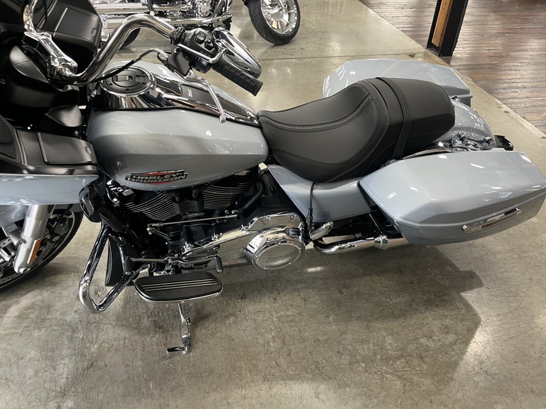 2025 Harley-Davidson Road Glide FLTRX - Photo 8