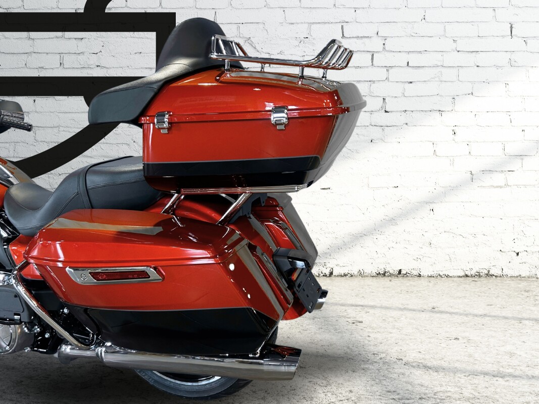 2025 Harley-Davidson Street Glide Ultra Whiskey Fire / Vivid Black - Photo 8
