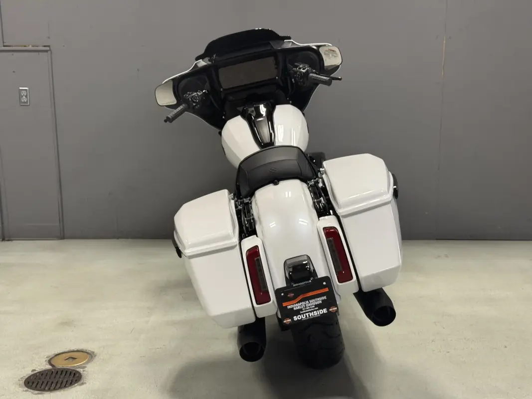 FLHX 2025 Street Glide - Photo 8