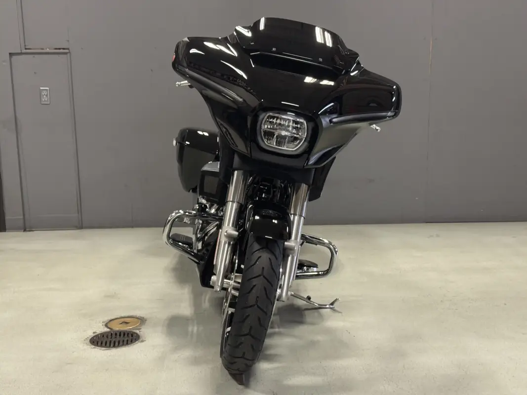 FLHX 2025 Street Glide - Photo 8