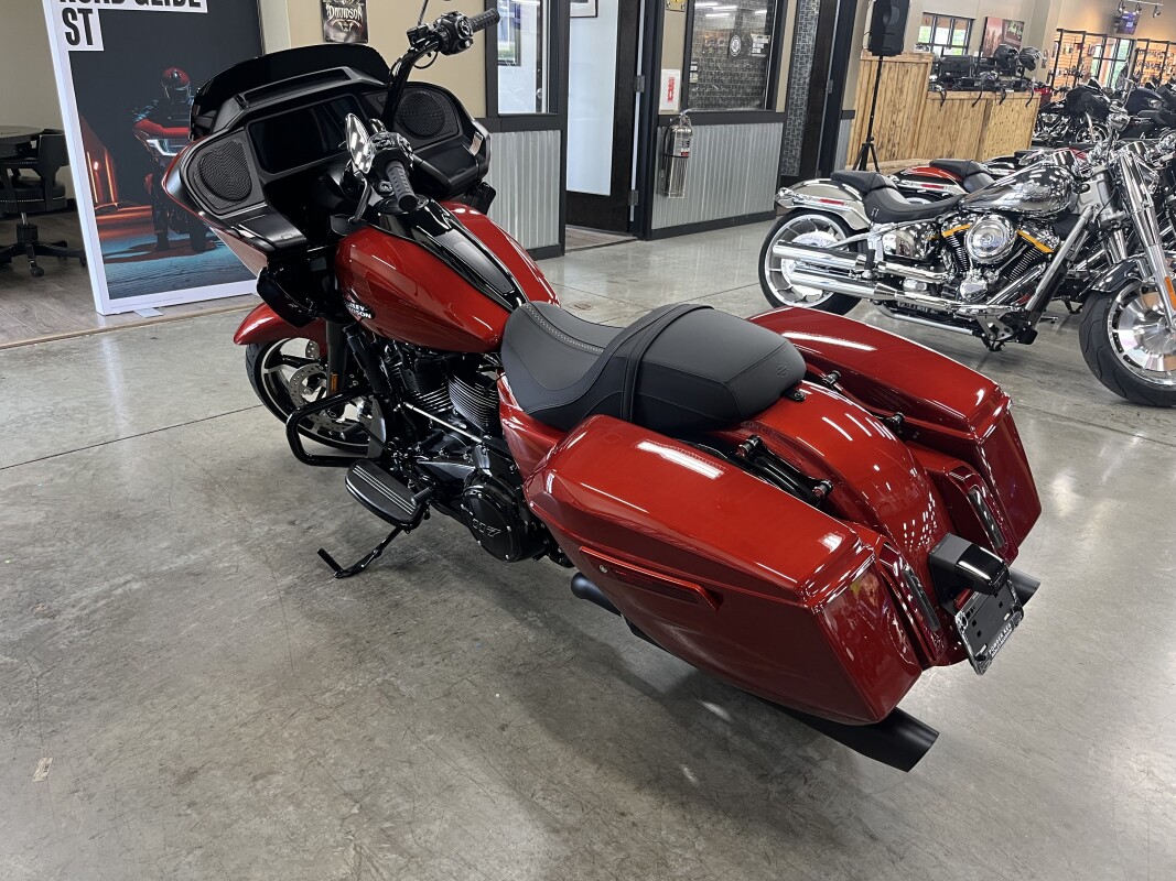 2025 Harley-Davidson Road Glide FLTRX - Photo 10