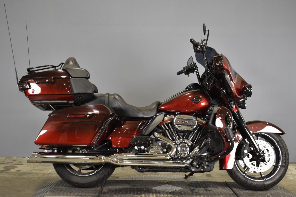 2018 Harley-Davidson CVO Limited FLHTKSE