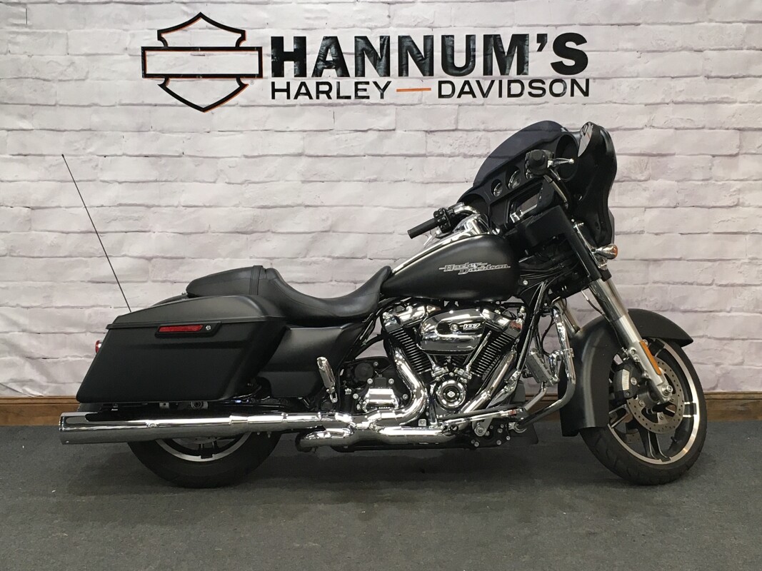 2017 Harley-Davidson Street Glide Special Black Denim FLHXS
