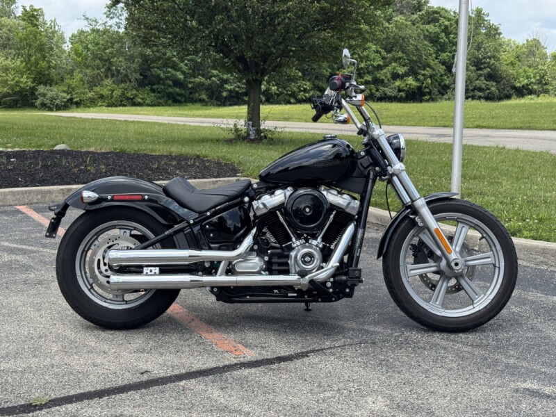 2022 Harley-Davidson<sup>®</sup> Softail Standard<sup>®</sup> Vivid Black