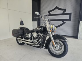 2022 Harley-Davidson<sup>®</sup> Heritage Classic 114 thumb 2