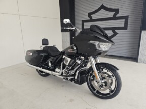 2024 Harley-Davidson<sup>®</sup> Road Glide™ thumb 2