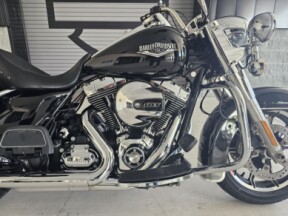 2014 Harley-Davidson<sup>®</sup> Road King® thumb 3