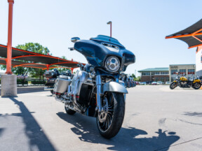 2019 CVO Street Glide FLHXSE thumb 0