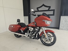 2024 Harley-Davidson<sup>®</sup> Road Glide™ thumb 2