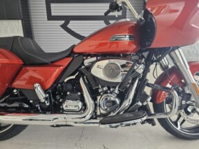 2024 Harley-Davidson<sup>®</sup> Road Glide™ thumb 3