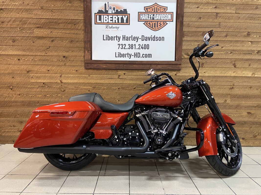 2025 Harley-Davidson Road King Special Whiskey Fire FLHRXS
