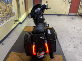 2025 Harley-Davidson<sup>®</sup> Street Glide® Vivid Black - Black Finish thumb 0