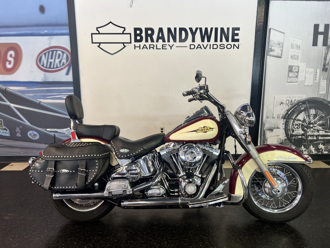 2007 Harley-Davidson Heritage Softail Classic BURGUNDY AND CREME FLSTC