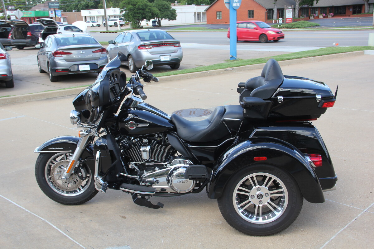 2023 Harley-Davidson Tri Glide Ultra - Photo 3