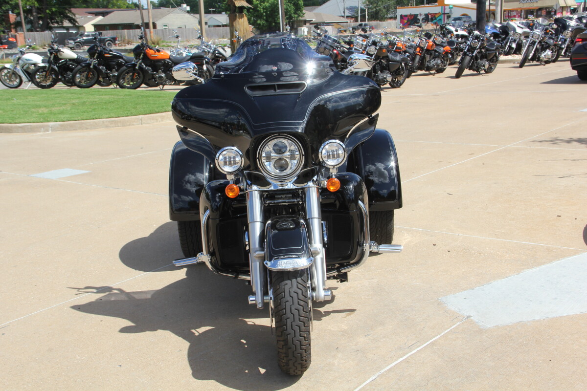 2023 Harley-Davidson Tri Glide Ultra - Photo 8