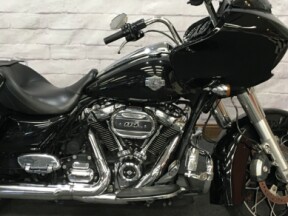 2021 Harley-Davidson® Road Glide® Special Vivid Black FLTRXS thumb 2